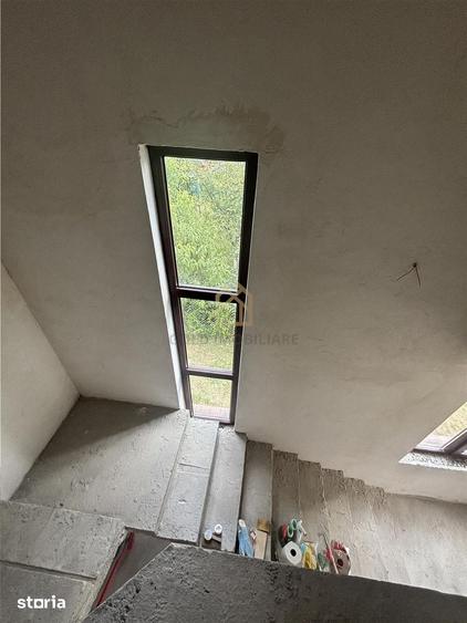 Casă cu 4 camere cu Teren 1233 Mp în Valea Borcutului