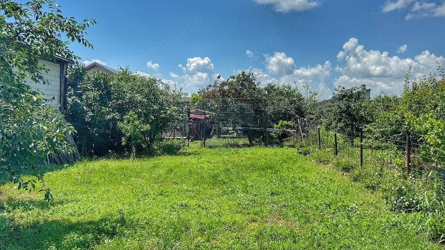 Casă cu 3 camere cu Teren 1202 Mp în Domnești