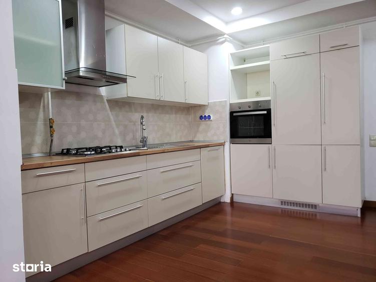 Apartament cu 3 camere în Ștefăneștii de Jos