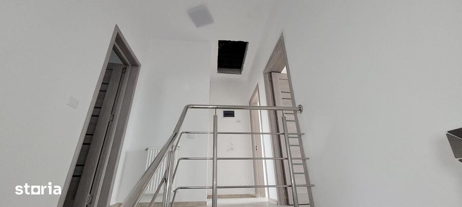 Casă cu 4 camere cu Teren 300 Mp în Cornetu