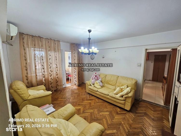 Apartament cu 3 camere semidecomandat în Central
