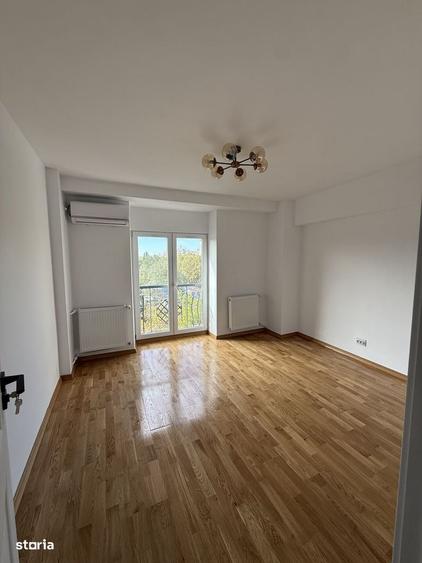 Apartament cu 3 camere în Nerva Traian