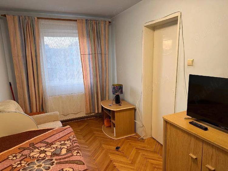 Apartament cu 2 camere semidecomandat, mobilat în Central
