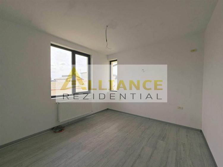 Casă individuală cu 4 camere cu Canalizare în Berceni