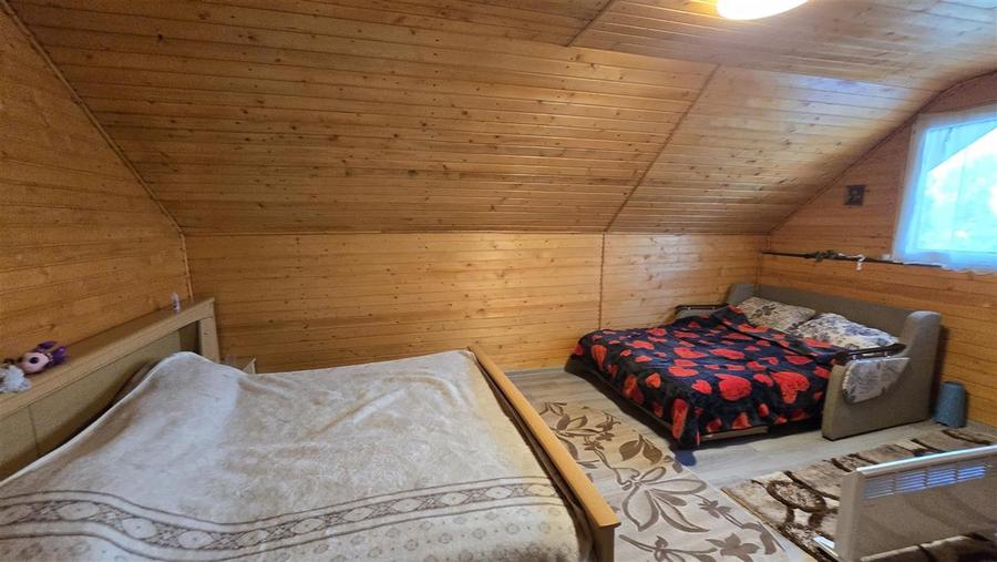 Casă individuală cu 7 camere cu Canalizare în Dornești