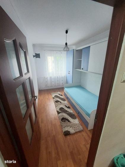 Apartament cu 3 camere decomandat în Decebal