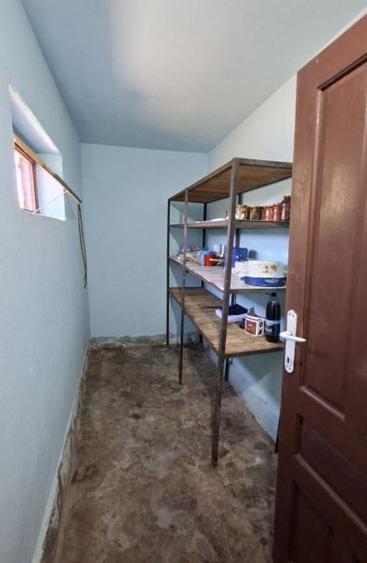 Casă cu 3 camere cu Canalizare în Teiu