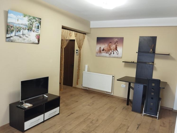 Apartament cu 2 camere semidecomandat în Energia