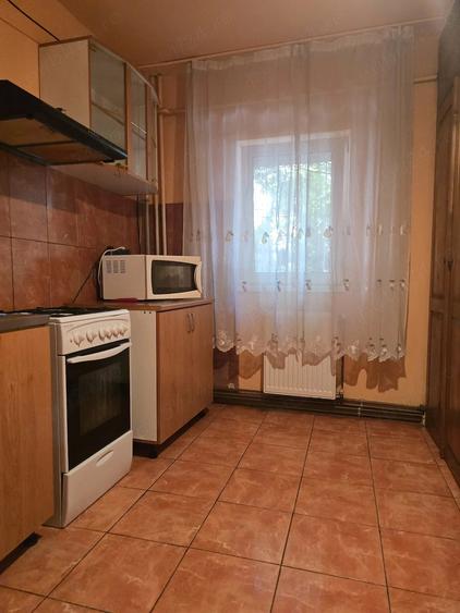 Apartament cu 3 camere decomandat în Matei Basarab