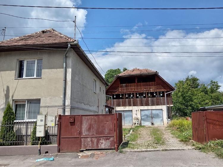 Casă cu 2 camere în Central