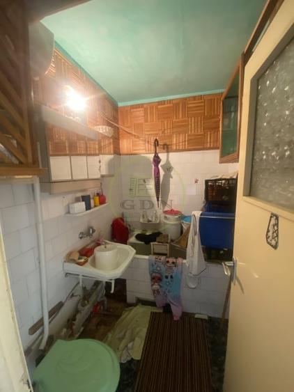 Apartament cu 3 camere decomandat, mobilat în Rogerius