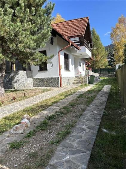 Casă individuală cu 4 camere cu Teren 600 Mp în Central