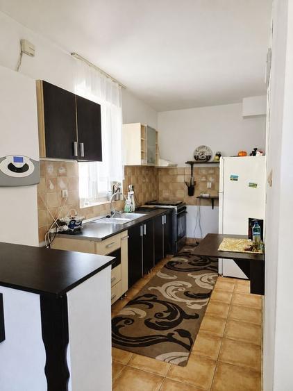 Duplex cu 5 camere cu Canalizare în Giulești Sârbi