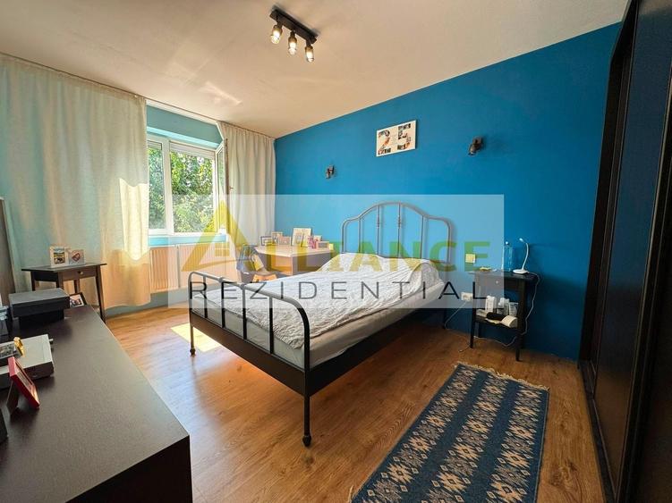 Duplex cu 8 camere cu Canalizare în Frumușani