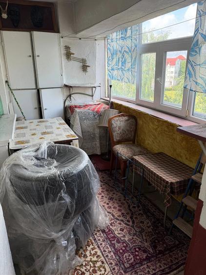 Apartament cu 4 camere decomandat în Exterior Vest