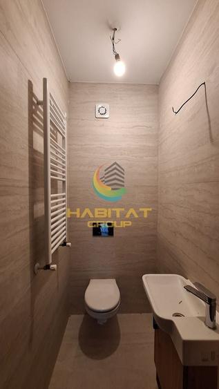Apartament cu 3 camere semidecomandat în Berceni