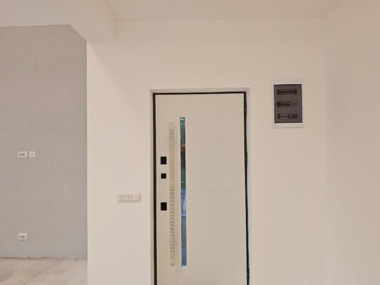 Casă individuală cu 4 camere cu Garaj în Corbeanca