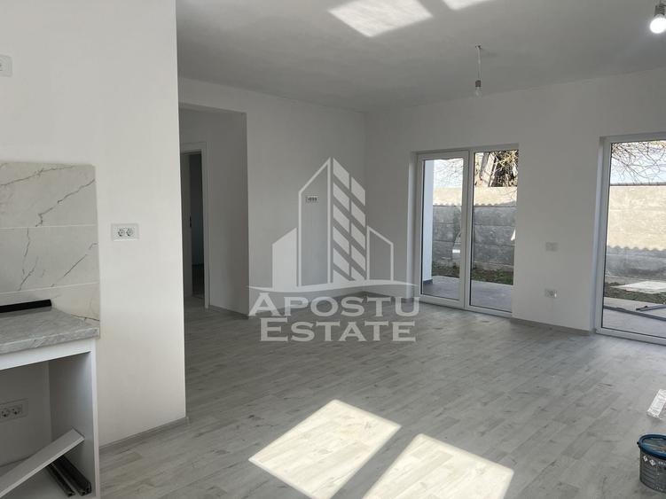 Duplex cu 3 camere cu Canalizare în Sânandrei