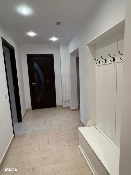 Apartament cu 3 camere decomandat, mobilat în Victoriei
