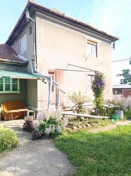 Casă cu 4 camere cu Teren 3239 Mp în Central