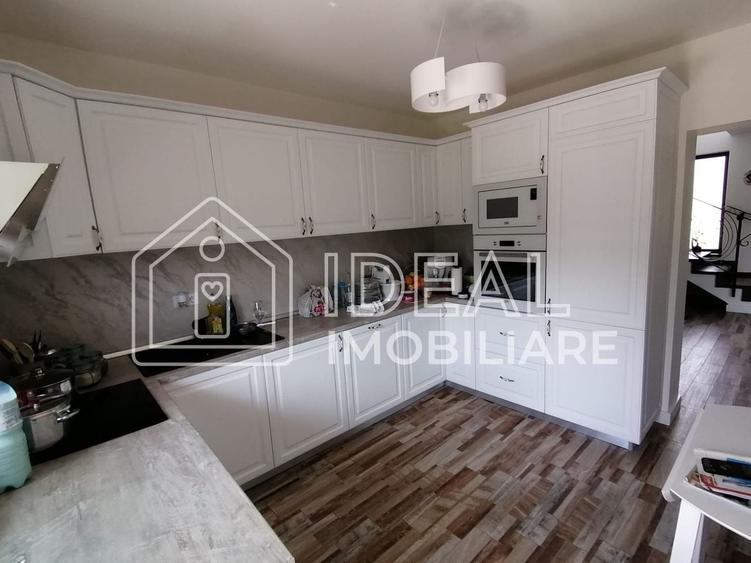 Duplex cu 4 camere cu Canalizare în Poplaca