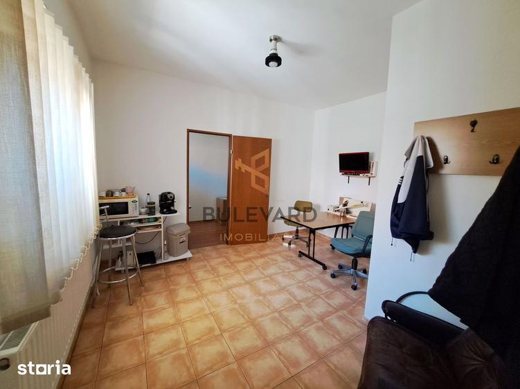 Casă cu 10 camere cu Teren 252 Mp în Hașdeu