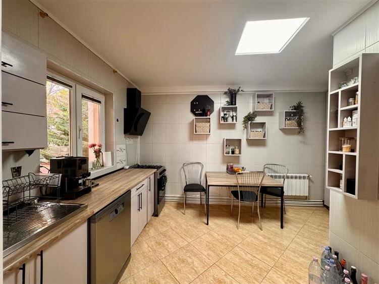 Casă individuală cu 4 camere cu Teren 1670 Mp în Bârnova
