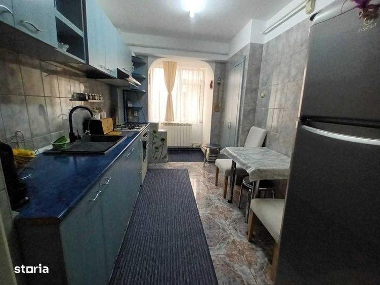 Apartament cu 2 camere decomandat în Micro 13