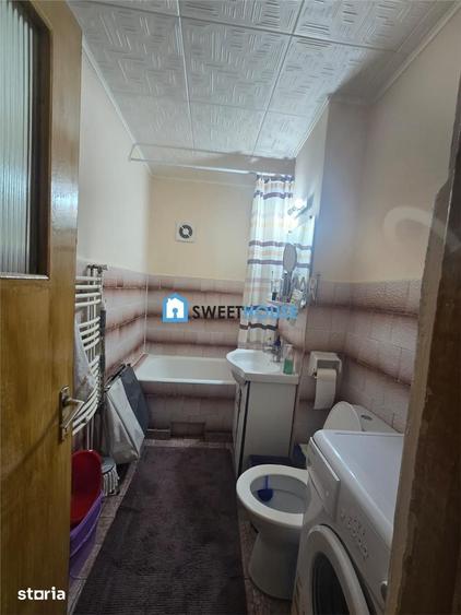 Apartament cu 4 camere semidecomandat în Central