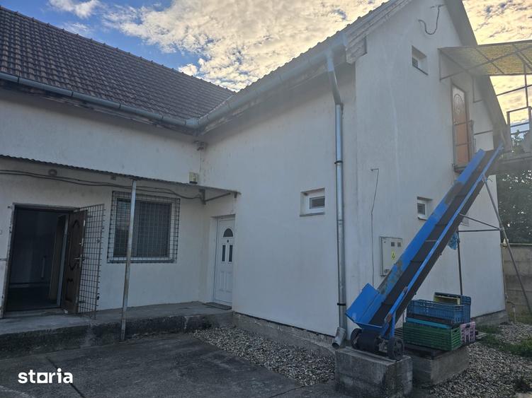 Casă cu 4 camere cu Teren 450 Mp în Botiz