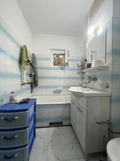 Apartament cu 3 camere decomandat în Lunei