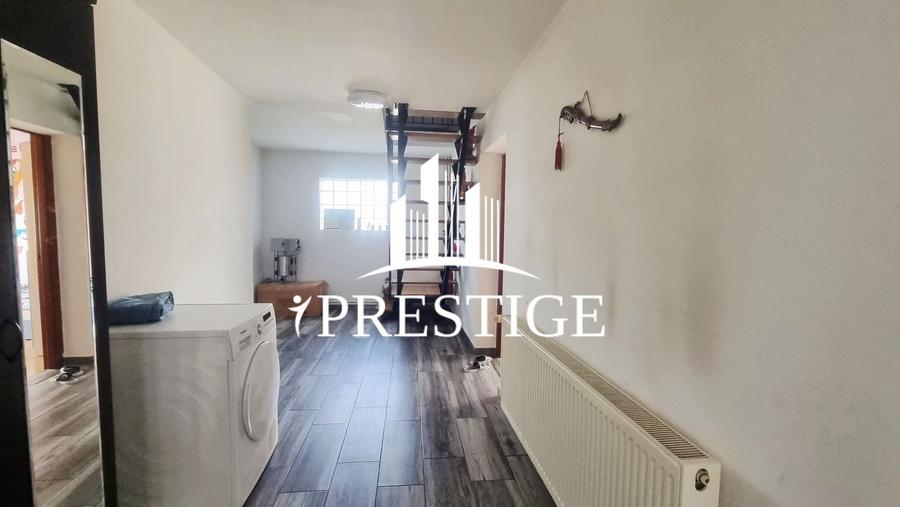 Casă individuală cu 4 camere cu Canalizare în Poplaca