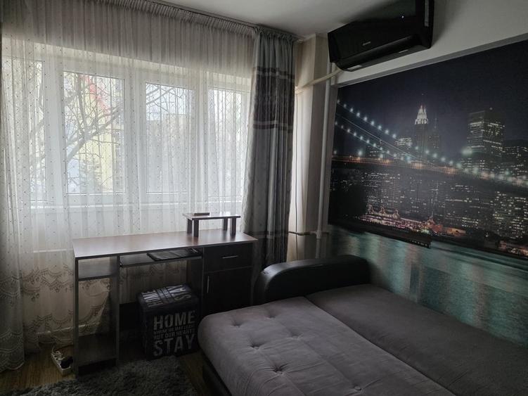 Apartament cu 3 camere decomandat în Gorjului
