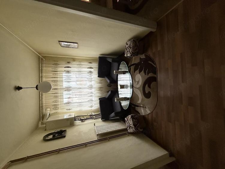 Apartament cu 5 camere decomandat în Central