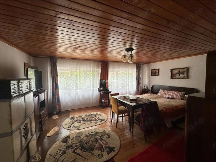 Casă cu 1 camere cu Teren 647 Mp în Central