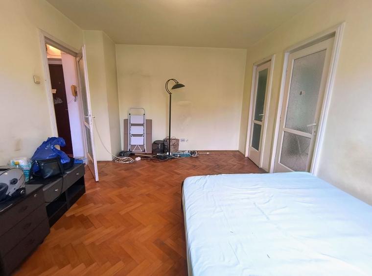 Apartament cu 2 camere semidecomandat în Gara de Nord