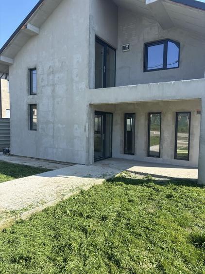 Casă cu 4 camere în Central