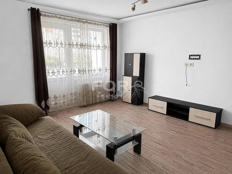 Apartament cu 3 camere decomandat în Nufărul