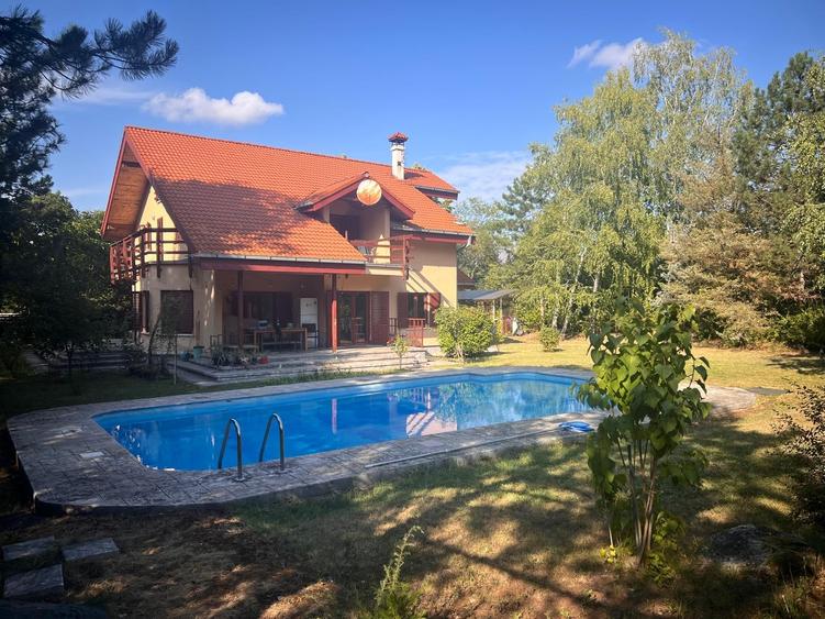 Casă individuală cu 5 camere cu Piscina în Corbeanca