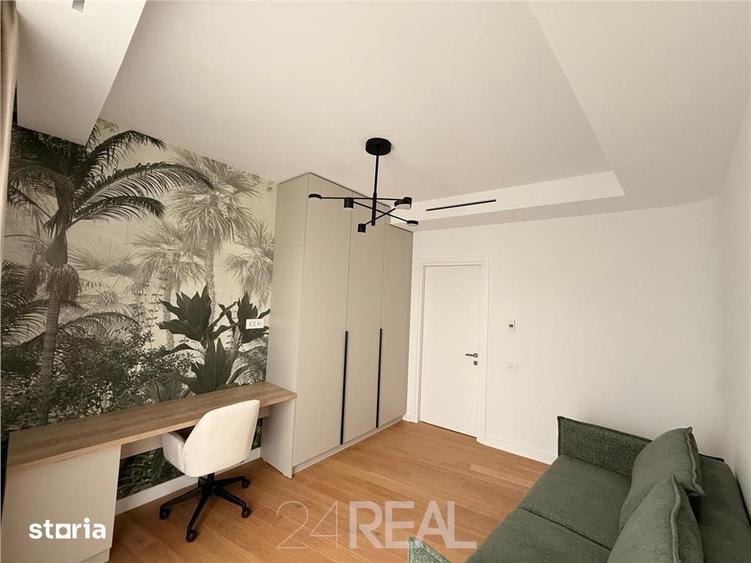Apartament cu 4 camere decomandat în Central