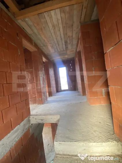 Casă cu 4 camere cu Teren 1471 Mp în Budacu de Sus