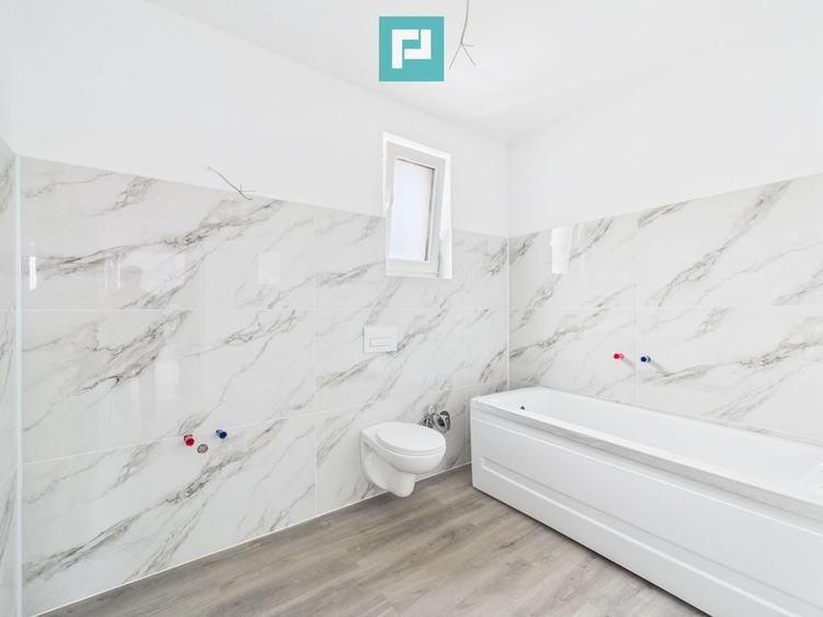 Duplex cu 4 camere cu Canalizare în Utvin