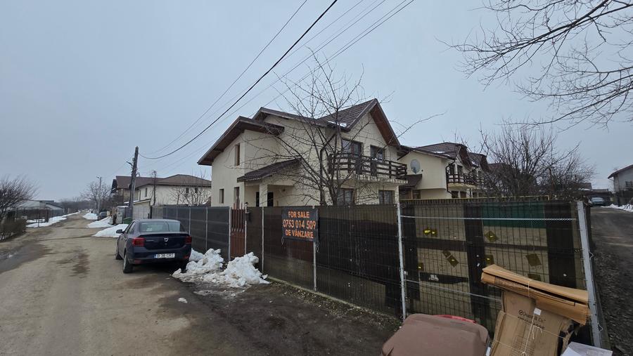 Casă individuală cu 4 camere cu Canalizare în Clinceni