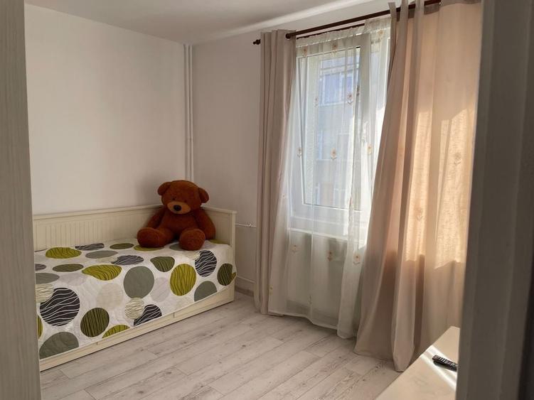 Apartament cu 3 camere decomandat în Giulești