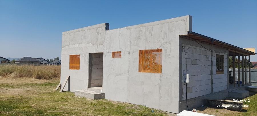 Casă cu 4 camere cu Teren 450 Mp în Central