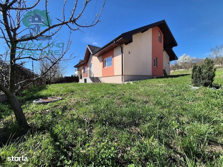Casă cu 4 camere în Bucium