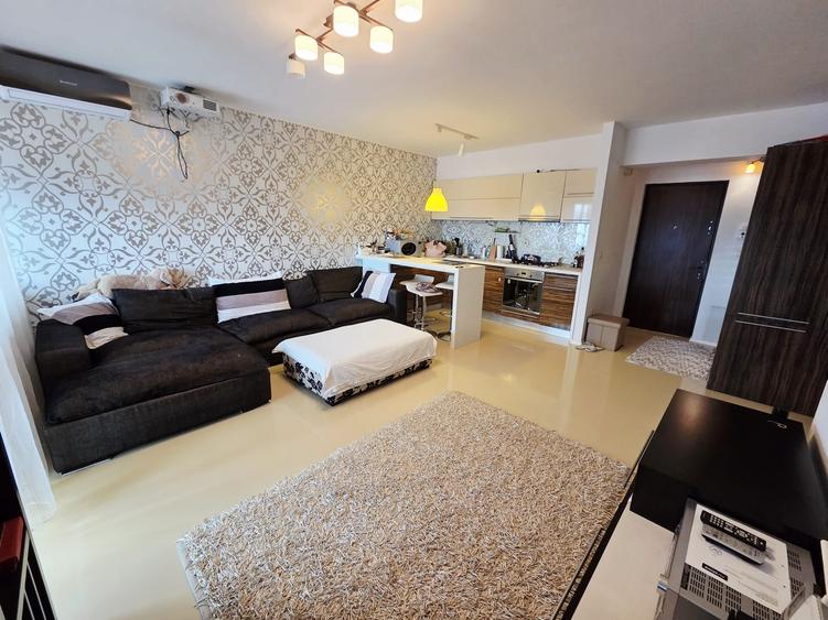 Apartament cu 3 camere decomandat în Ultimul leu