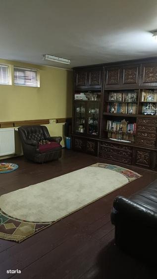 Casă cu 4 camere cu Teren 958 Mp în Central