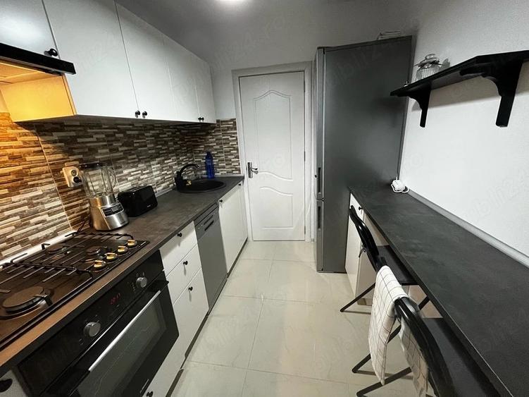 Apartament cu 2 camere semidecomandat în Gorjului