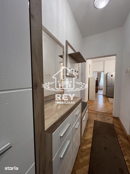 Apartament de vanzare 2 camere decomandate zona Str. Constitu?iei/9mai - 6